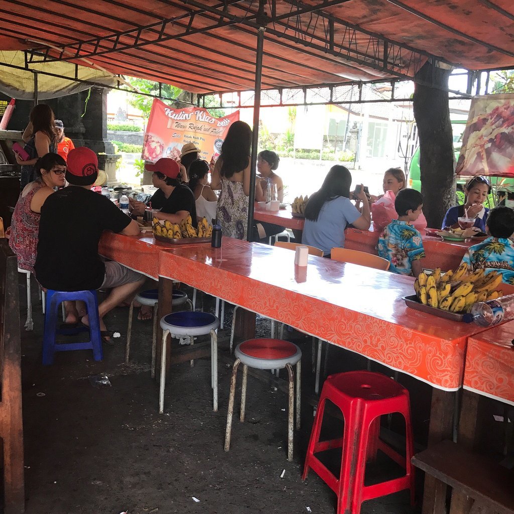 Sate Babi Bawah Pohon Gelora Trisakti